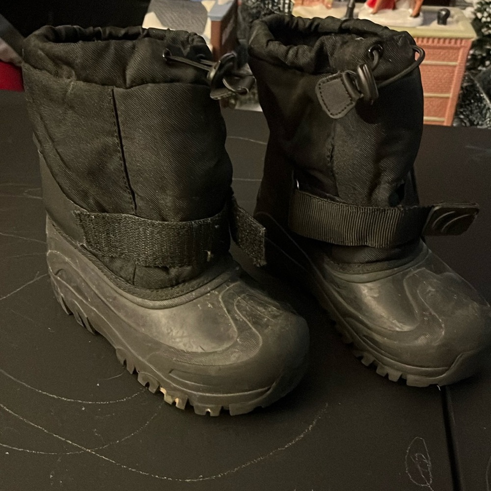 13 Kids Boots